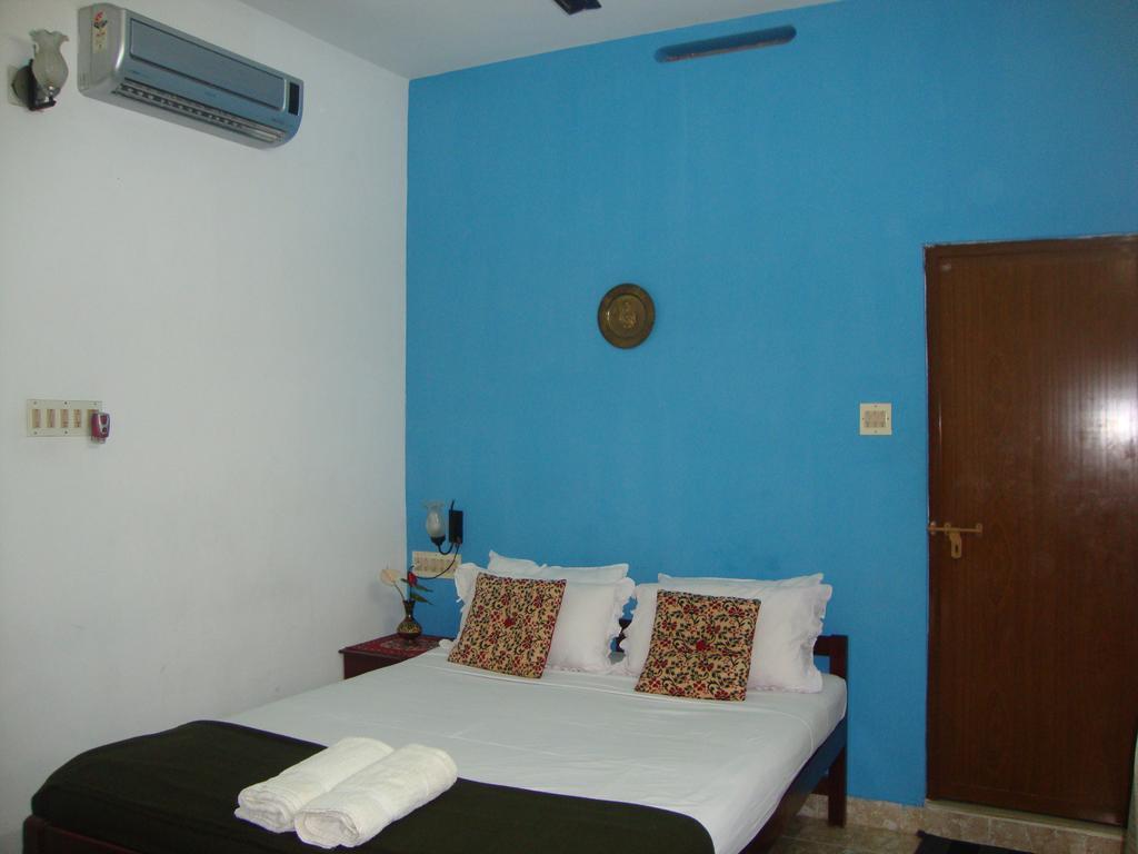 Lazar Residency Homestay Kochi Exteriör bild