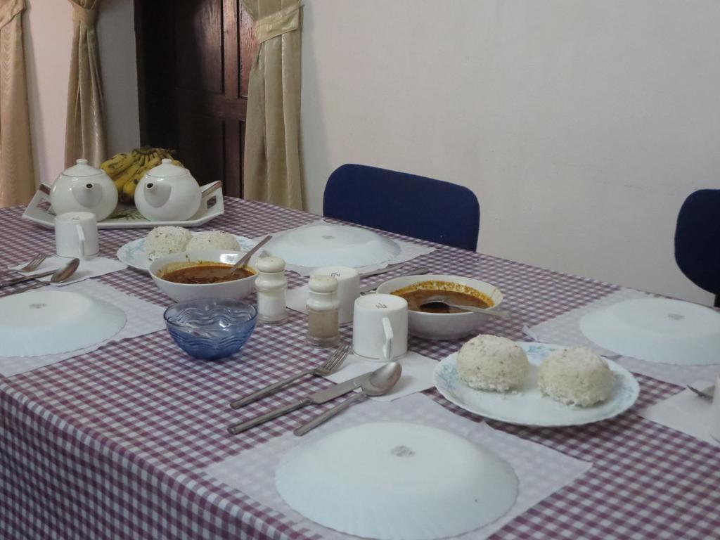 Lazar Residency Homestay Kochi Exteriör bild
