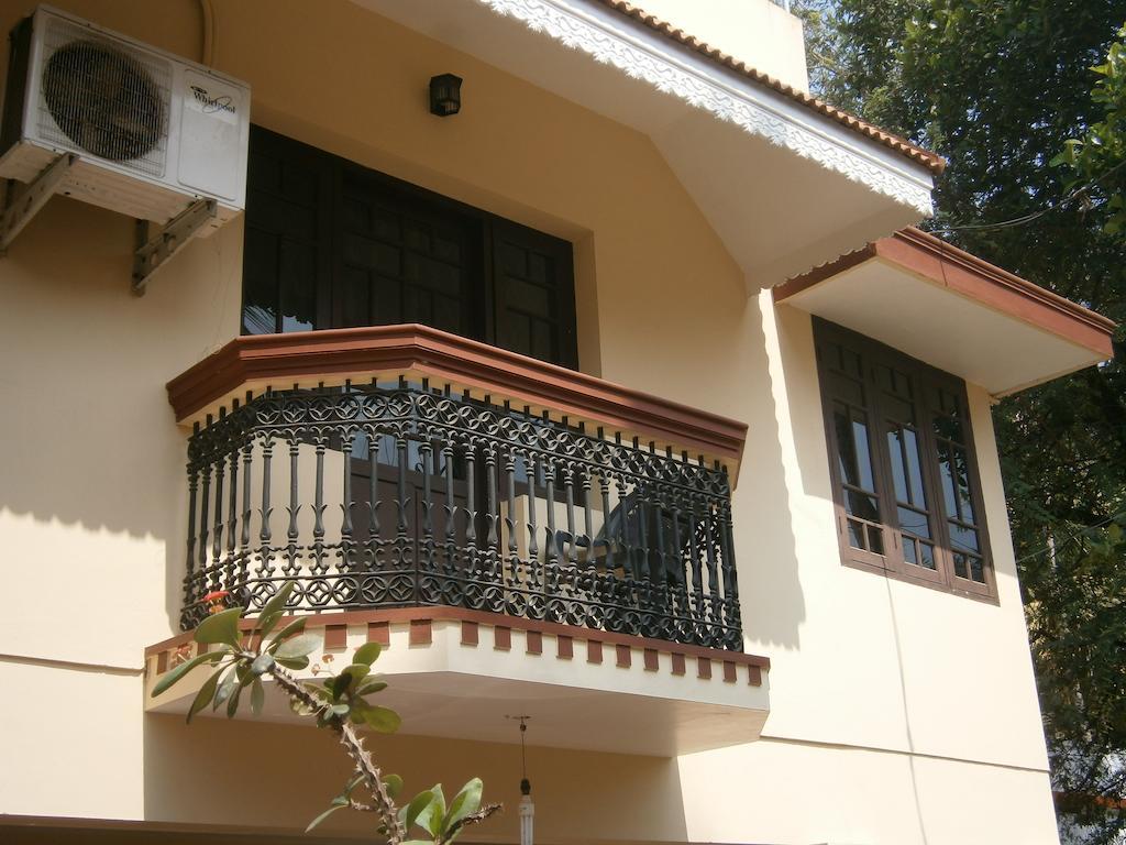 Lazar Residency Homestay Kochi Exteriör bild