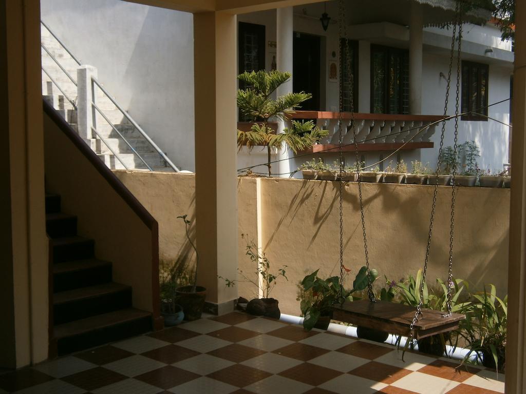 Lazar Residency Homestay Kochi Exteriör bild