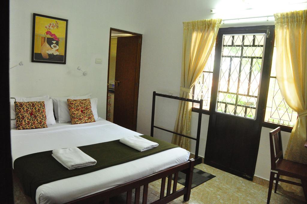 Lazar Residency Homestay Kochi Exteriör bild
