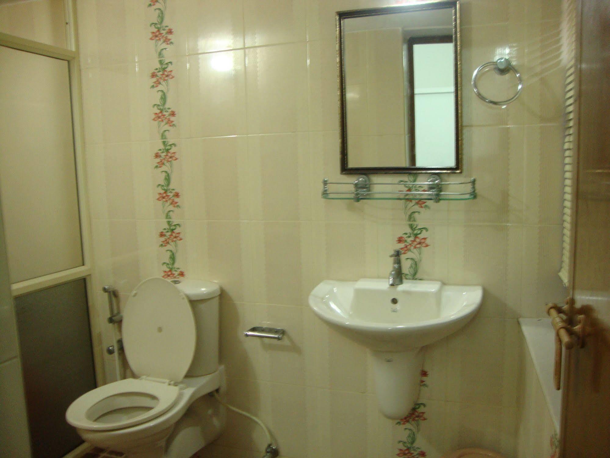 Lazar Residency Homestay Kochi Exteriör bild