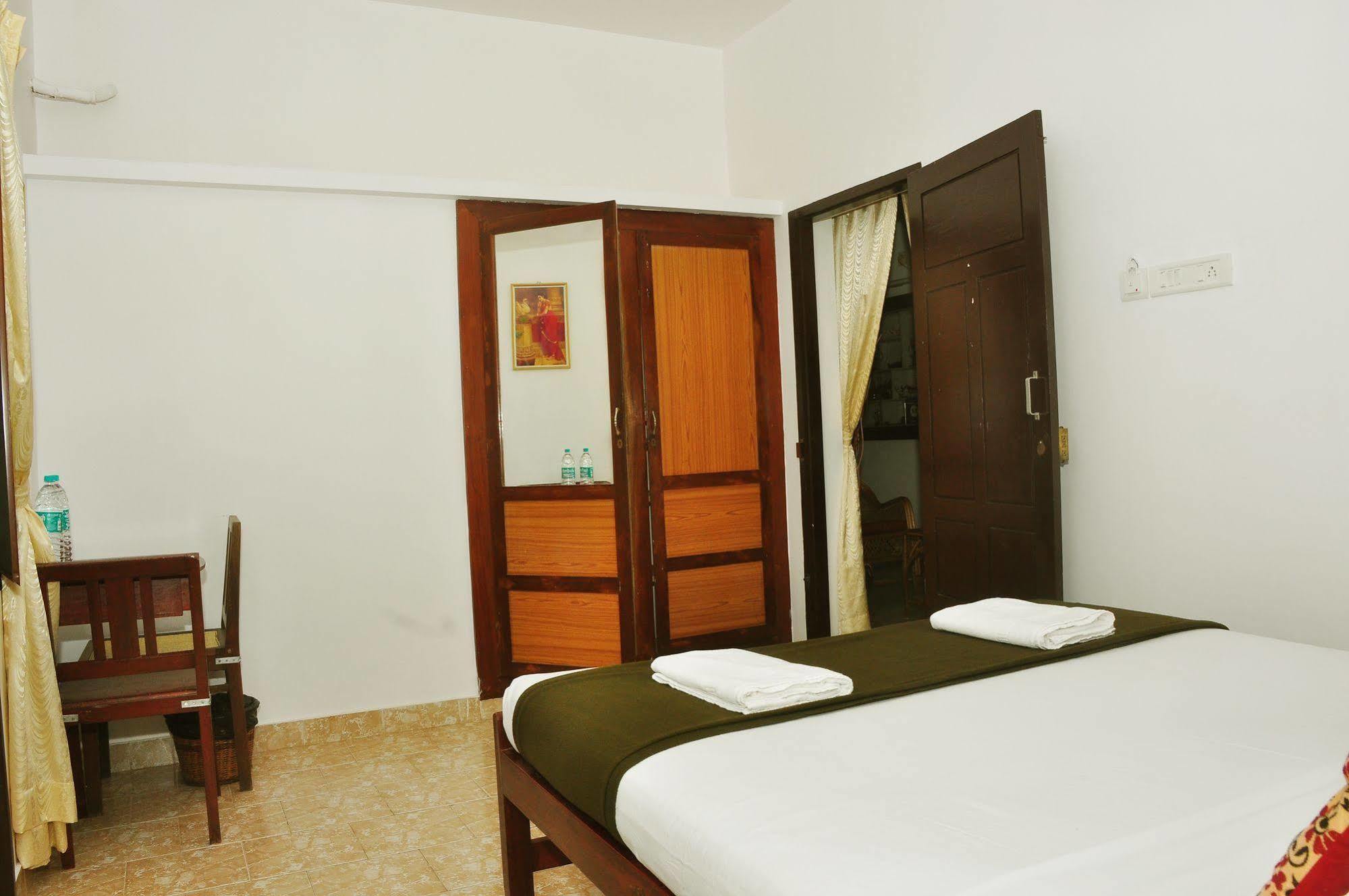 Lazar Residency Homestay Kochi Exteriör bild