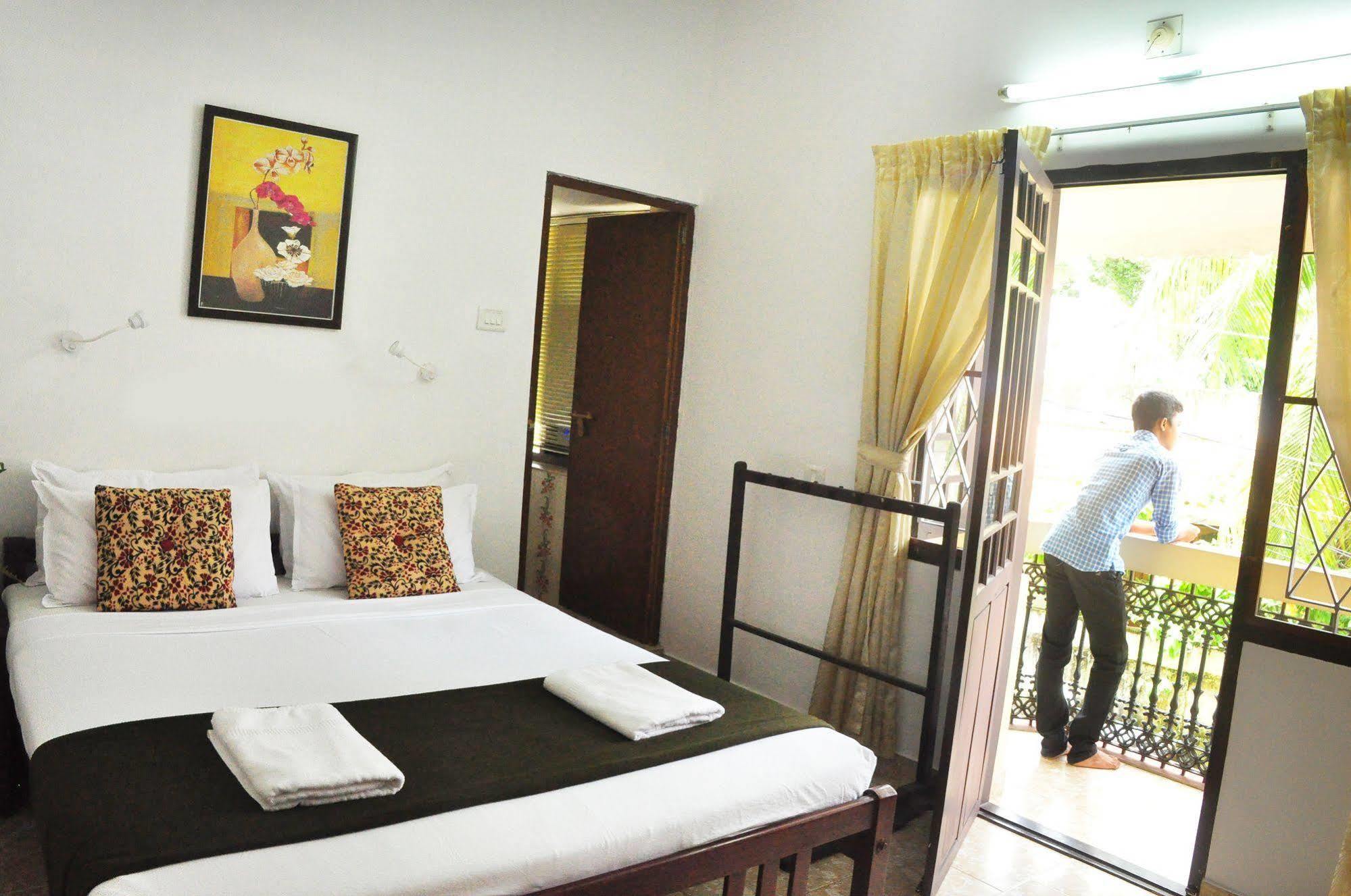 Lazar Residency Homestay Kochi Exteriör bild
