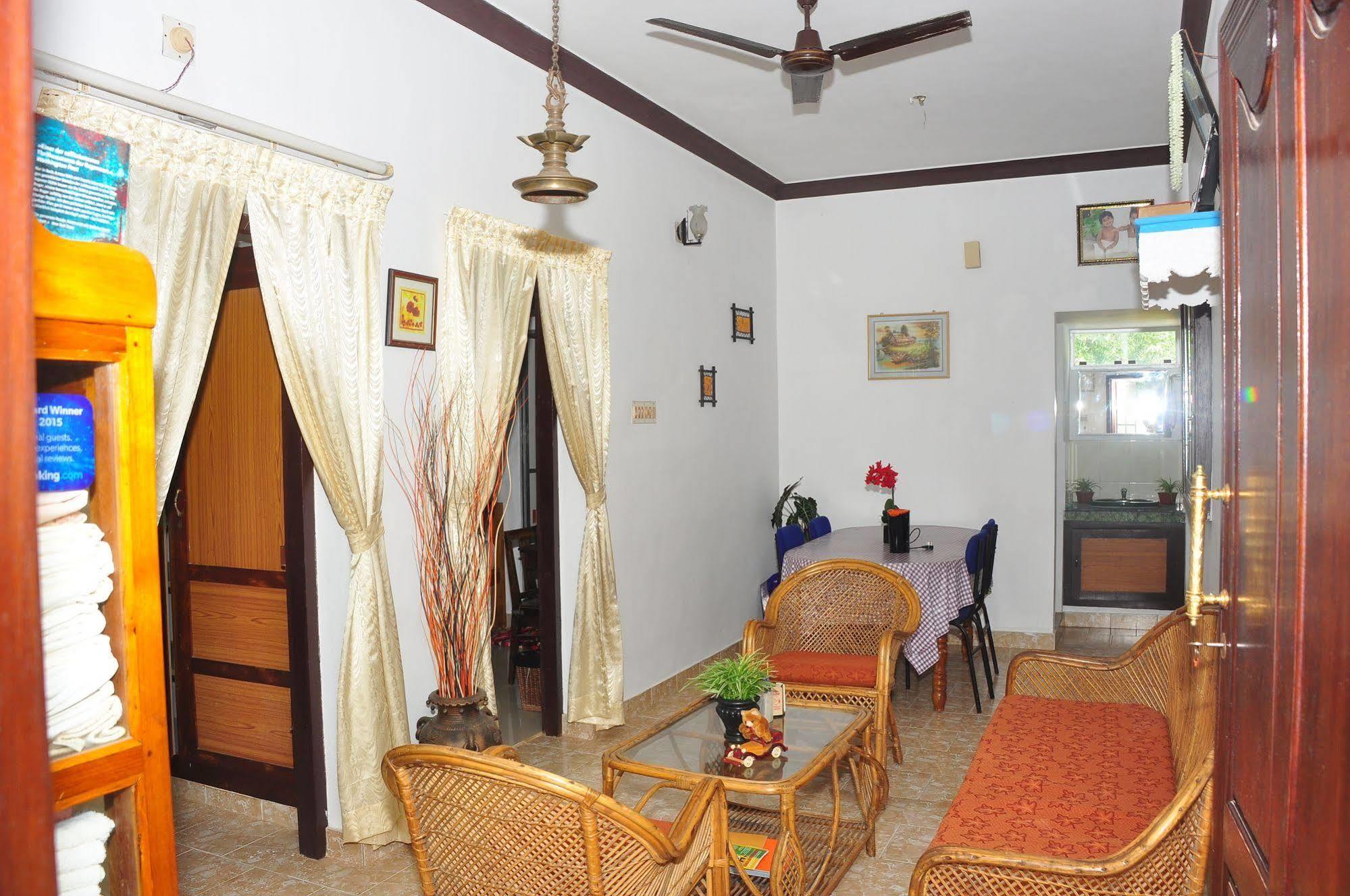 Lazar Residency Homestay Kochi Exteriör bild