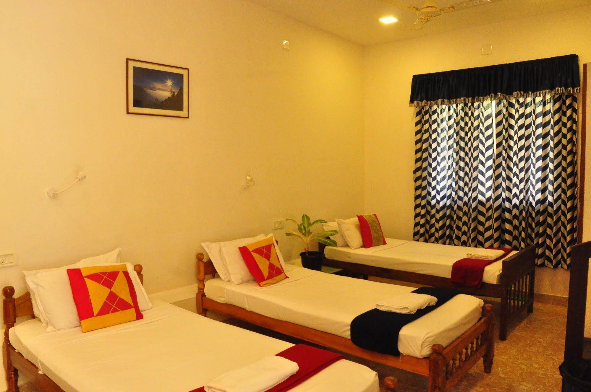 Lazar Residency Homestay Kochi Exteriör bild